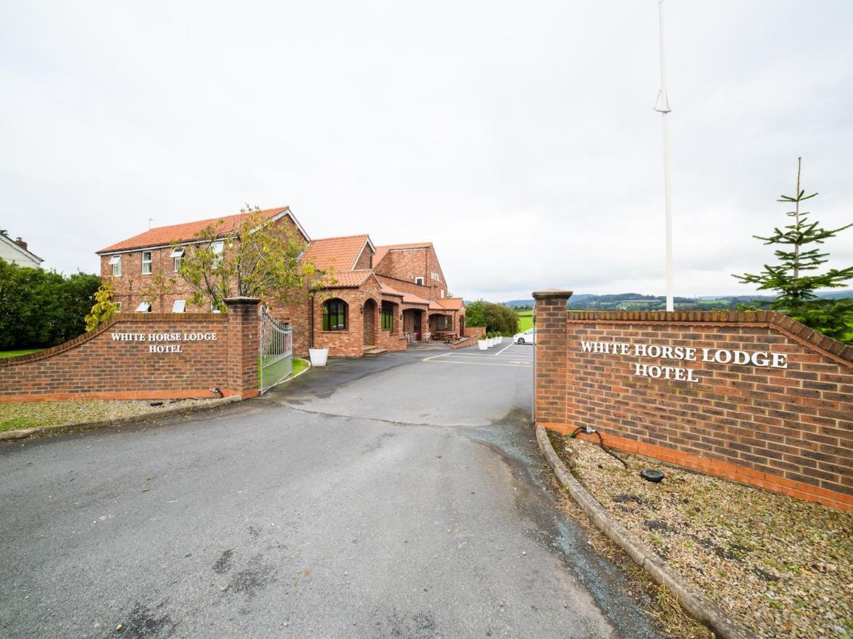 Oyo White Horse Lodge Hotel, East Thirsk Bagby Exterior photo